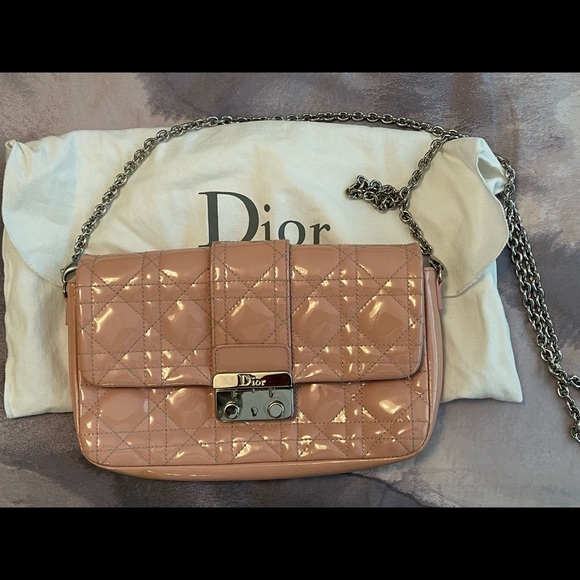 Dior Wallet on a Chain - Picture 2 of 6